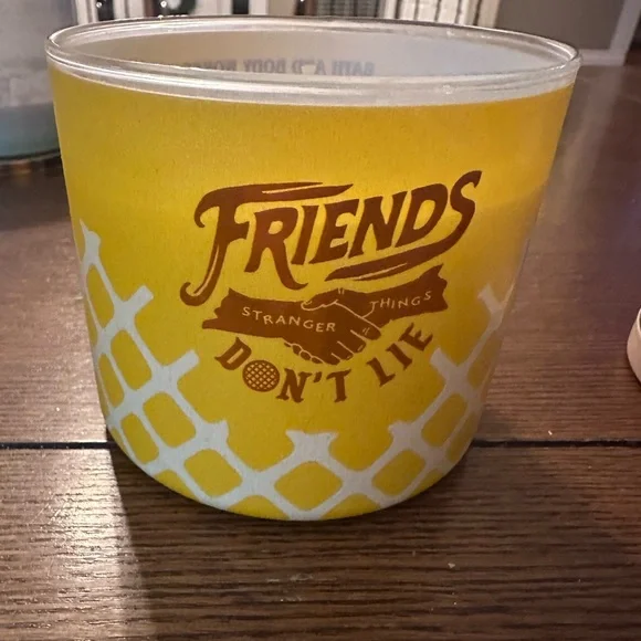 Bath & Body Works Yellow Stranger Things Candle Eleven’s Waffles - Picture 4 of 4